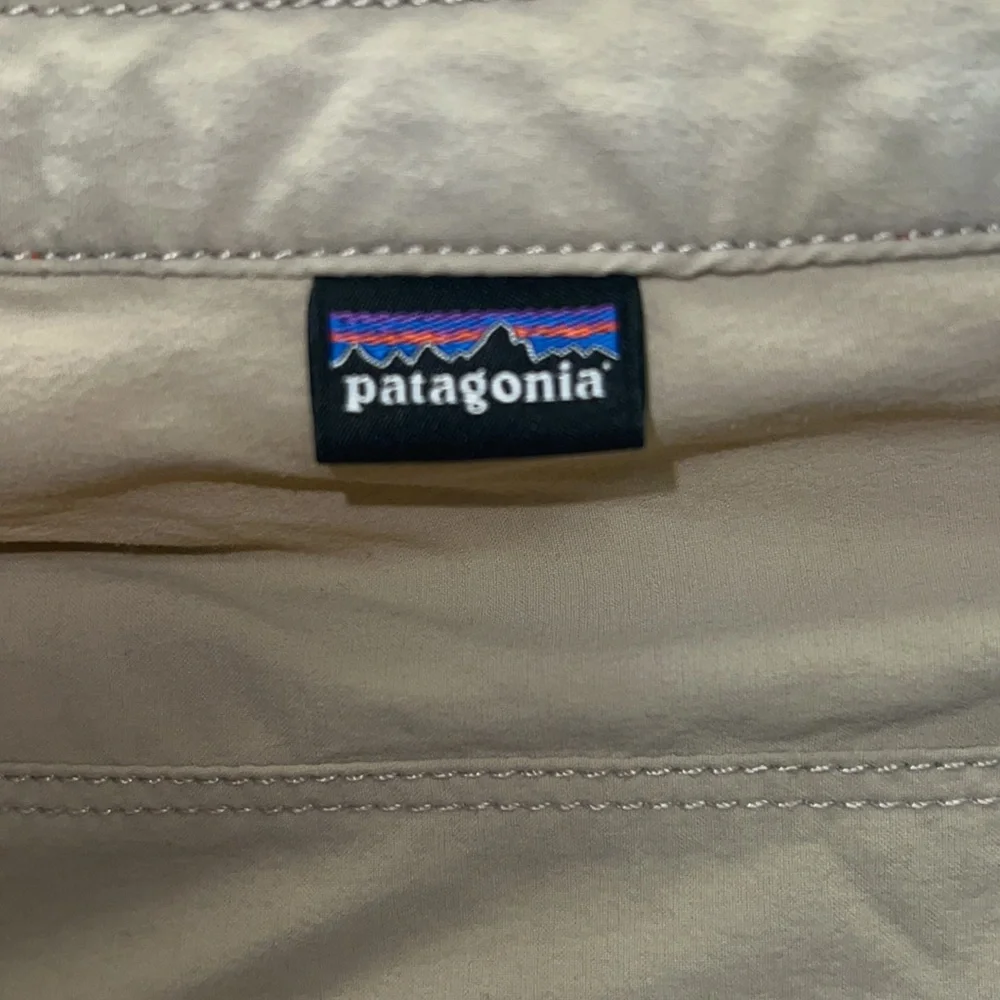 Mens Patagonia Hybrid Cargo Short - Picture 3 of 4
